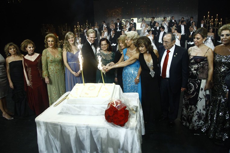 Bal des Debutantes 2012 